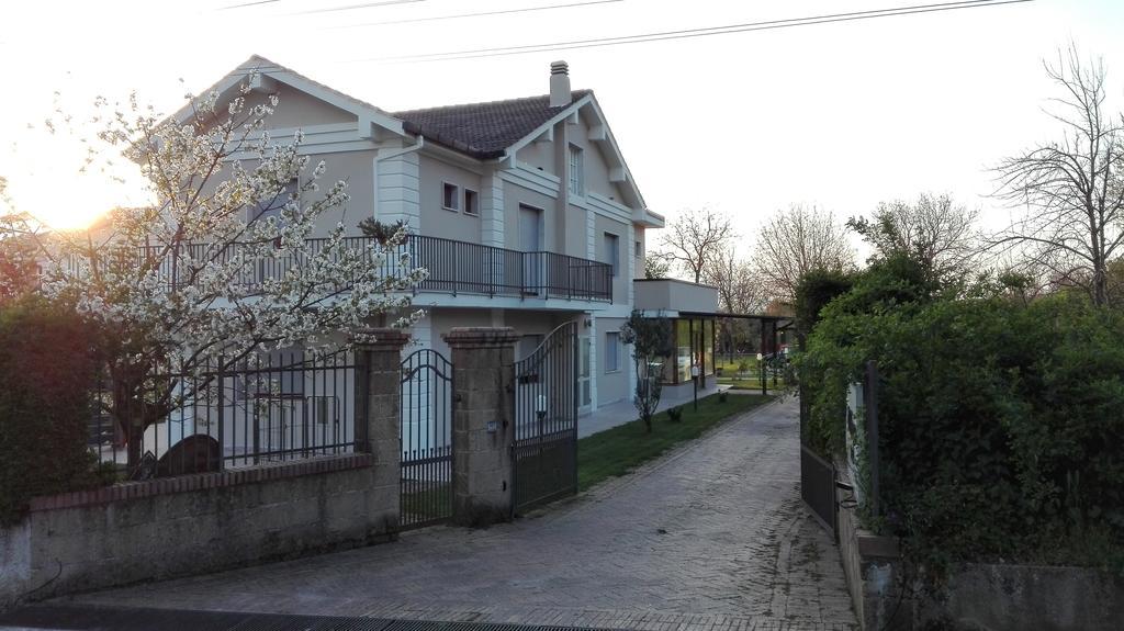 Guesthouse Il Ciliegio Sorbo Serpico エクステリア 写真